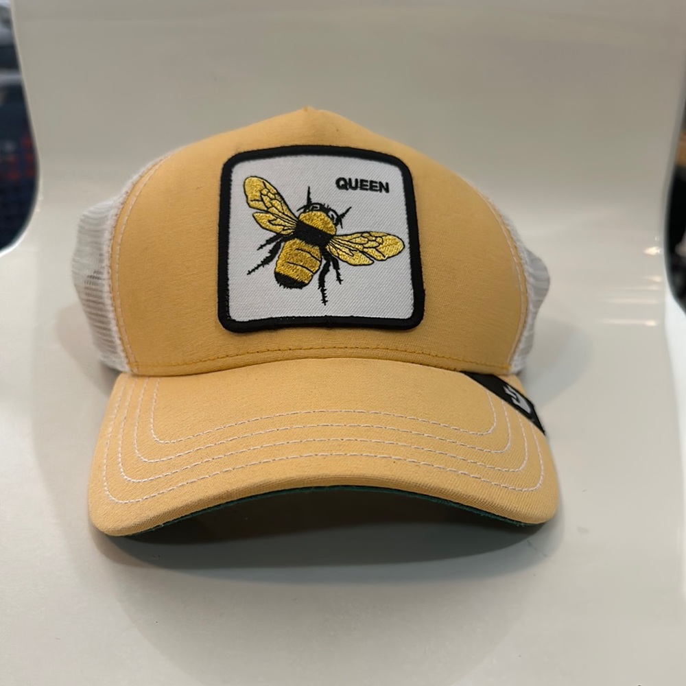 Queen 🐝 hat Goorin Bros